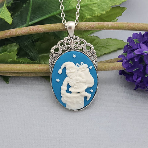 christmas-theme-santa-cameo-antiqued-silver-frame-necklace-pendant