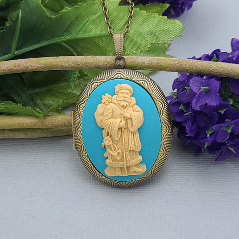 christmas-themed-santa-claus-turquoise-cameo-locket-necklace-featuring-festive- jewelry-with-intricate-santa-design