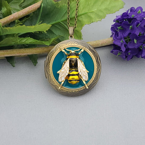 handcrafted-ox-brass-round-bee-enamel-keepsake-photo-locket