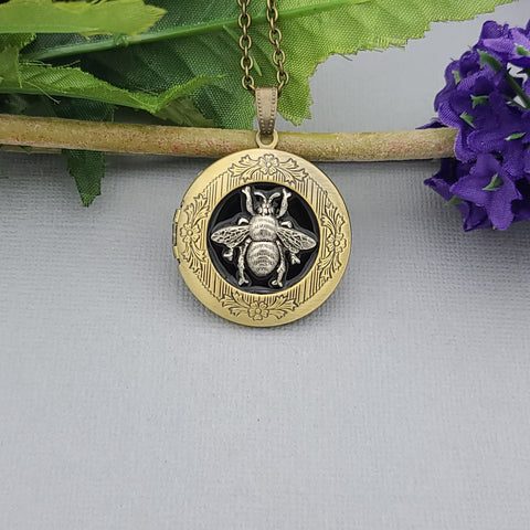 handcrafted-ox-brass-round-silver-bee-photo-locket-with-cold-enamel