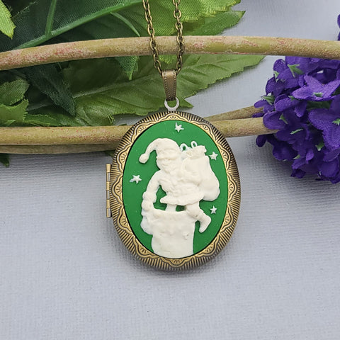 Christmas Theme Santa Claus Green Cameo Locket Necklace Jewelry.