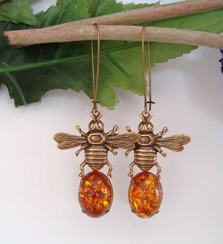 bee-oxidized-brass-amber-honey-cabochon-dangle-handmade-earrings